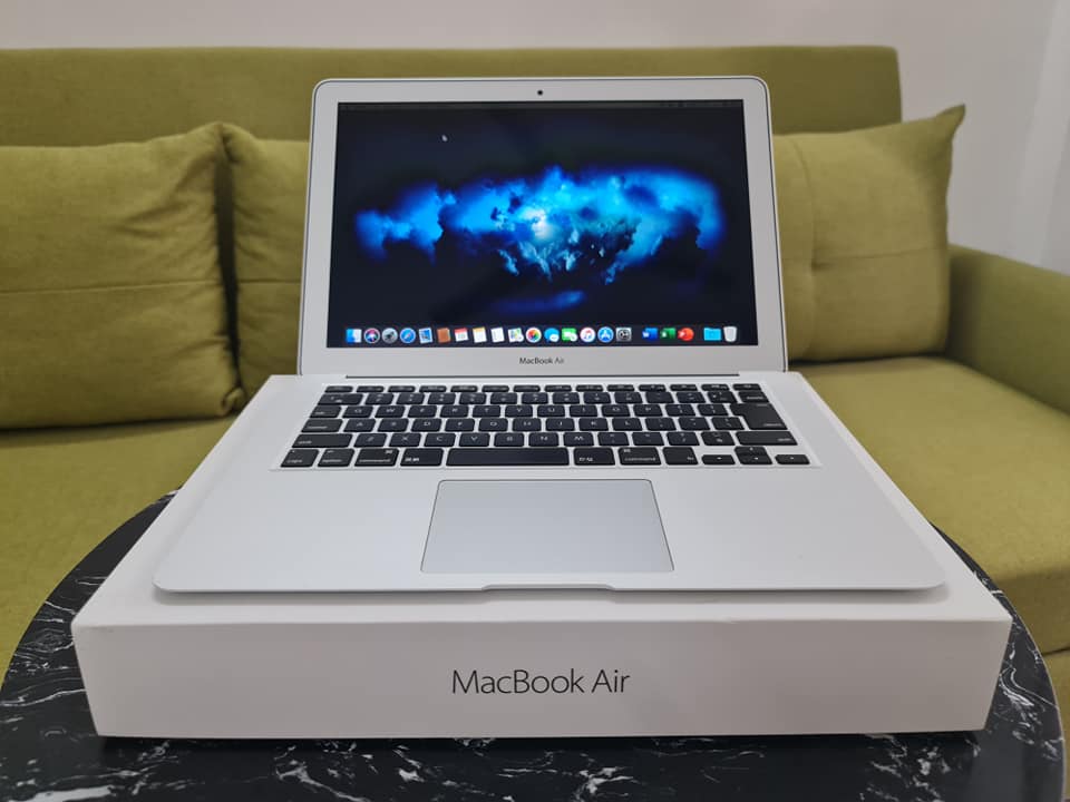 Macbook Air 2017 13inch Core i5 / Ram 8GB / SSD 512GB