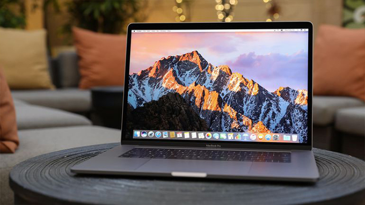 MacBook Pro 2017 13 inch Core I7, 16GB RAM, SSD 256GB